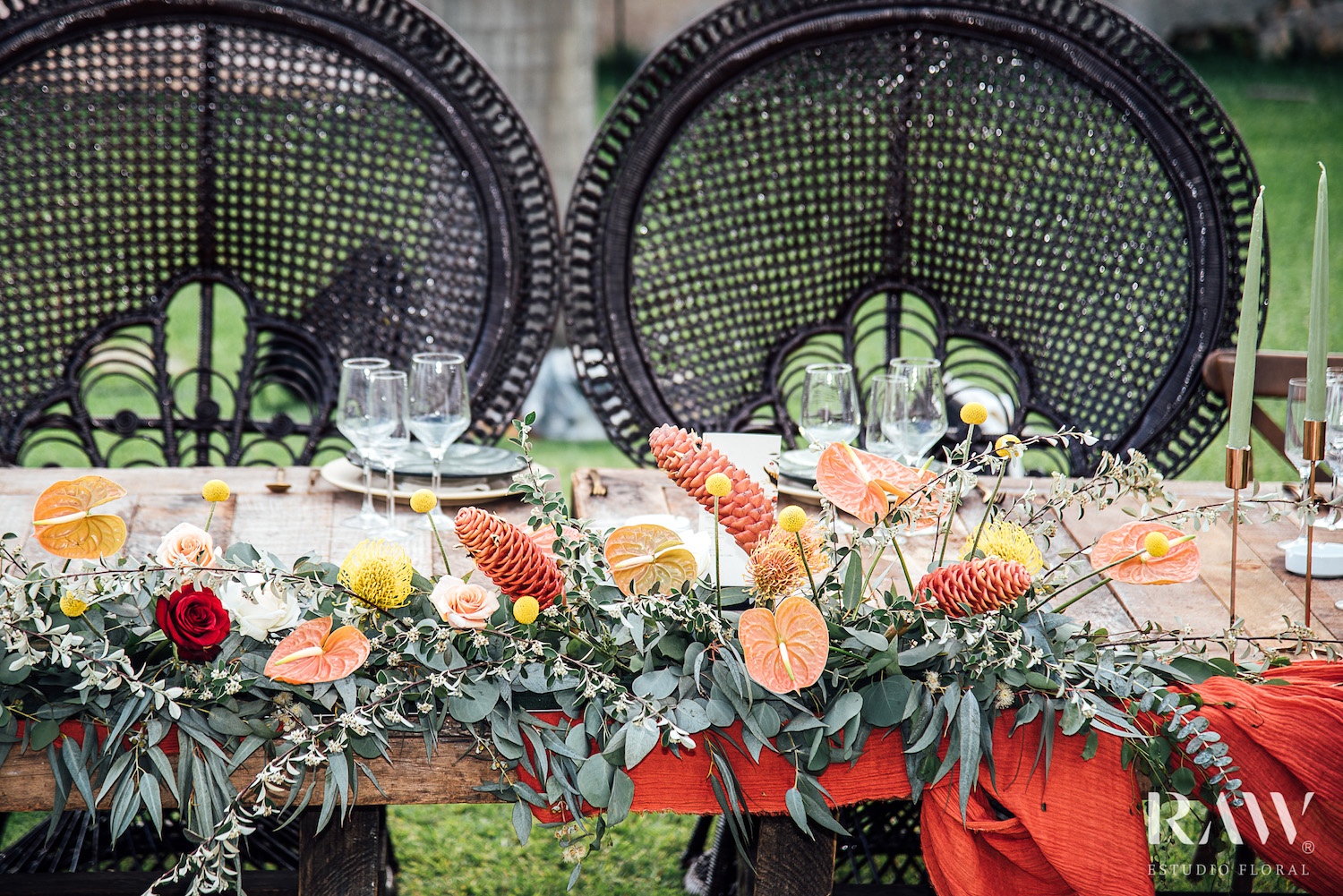Am Tisch des Hochzeitspaares Anthurium Blumen