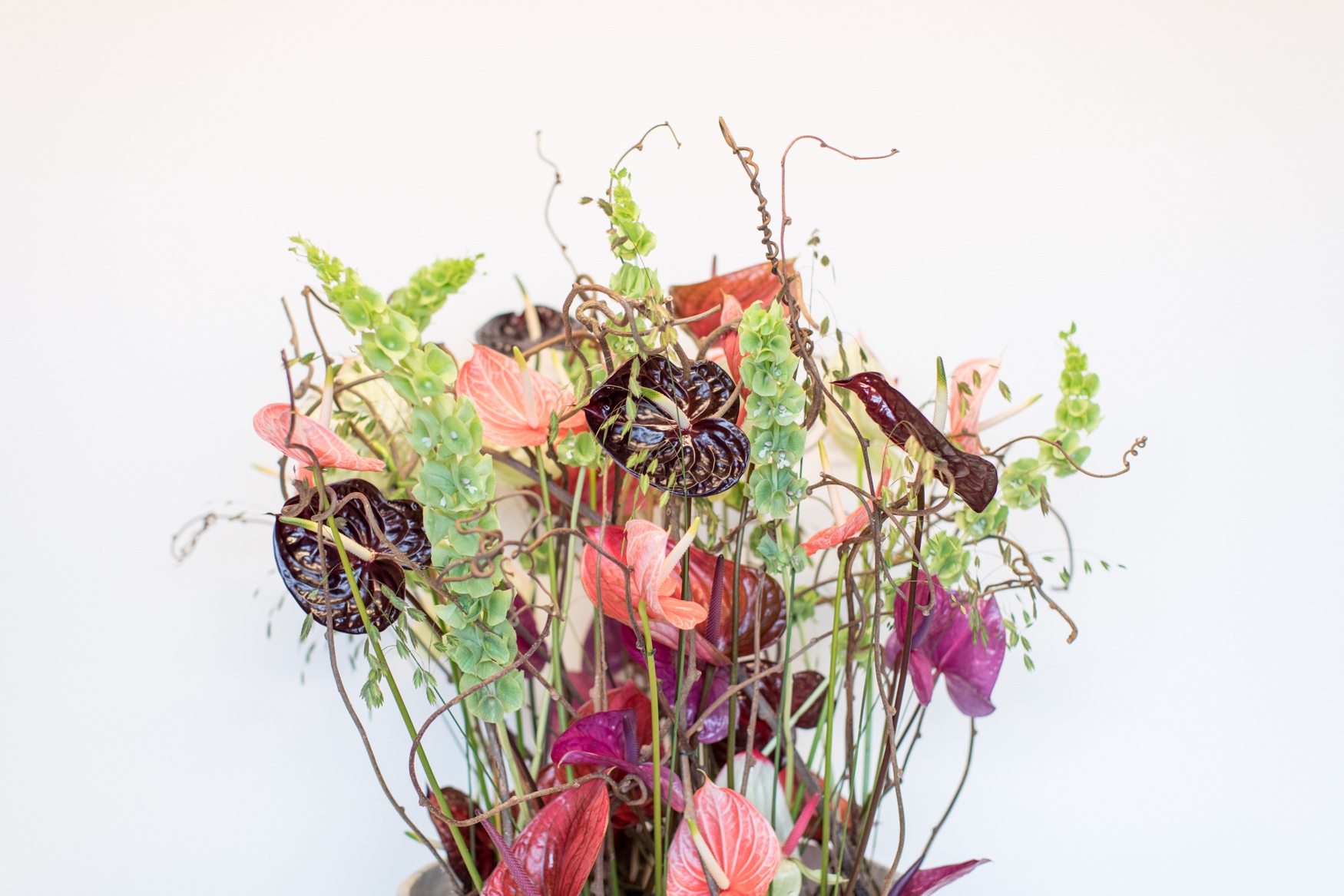 Ein Blumenstrauß mit Schnittanthurien: 3 Beispiele