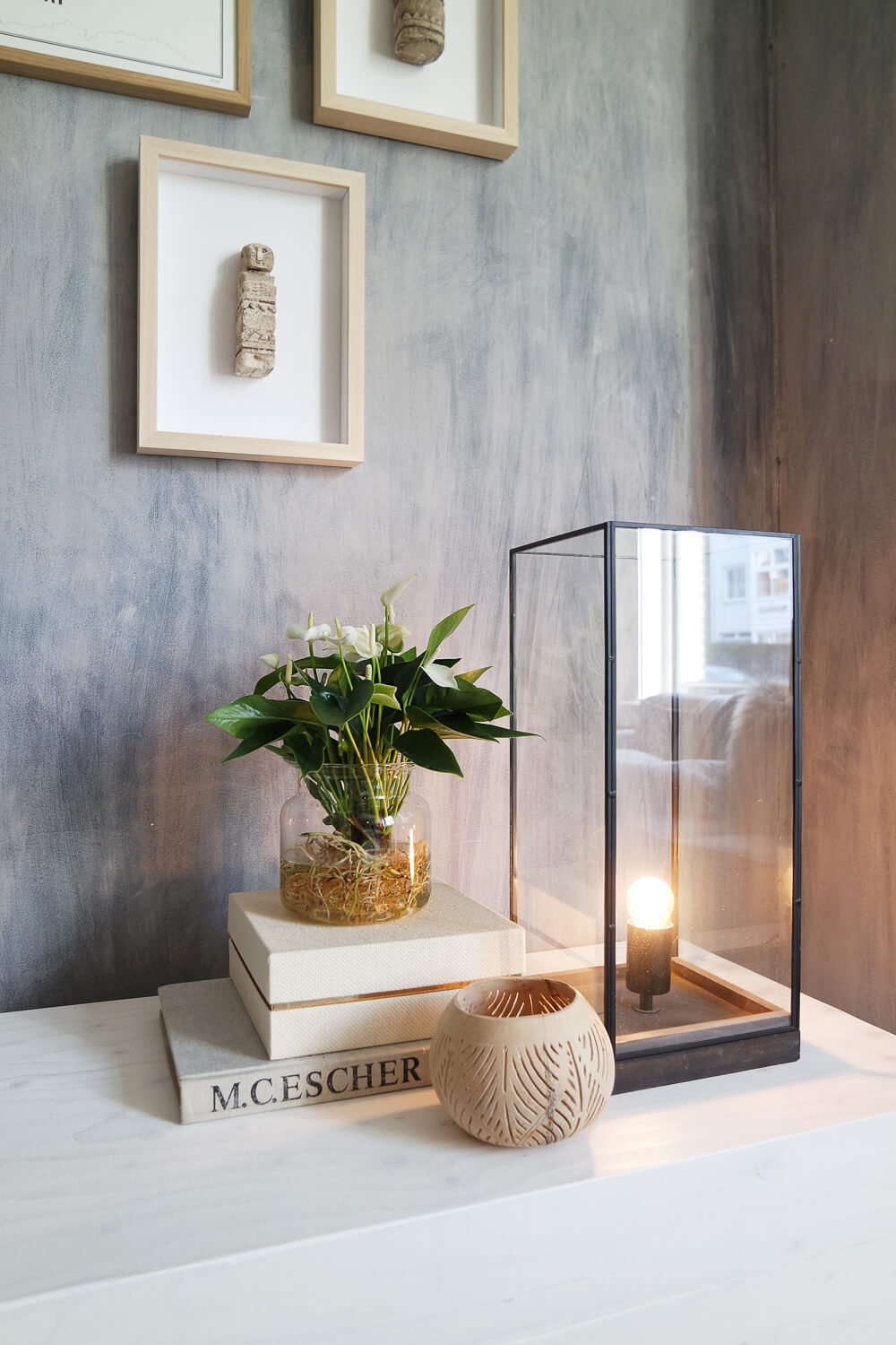 Anthurium plant op water in het interieur van Dutchguy