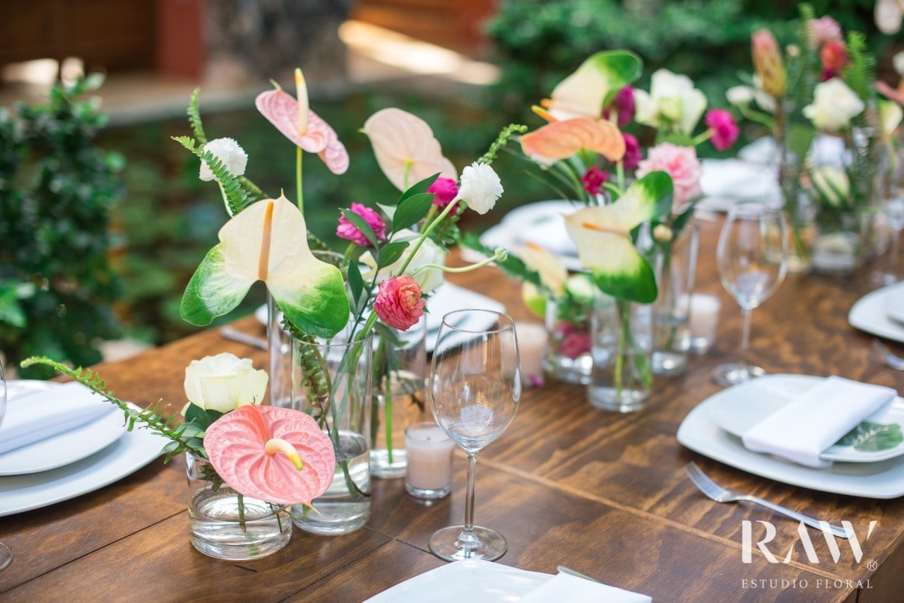 Easter decorating with flowers 