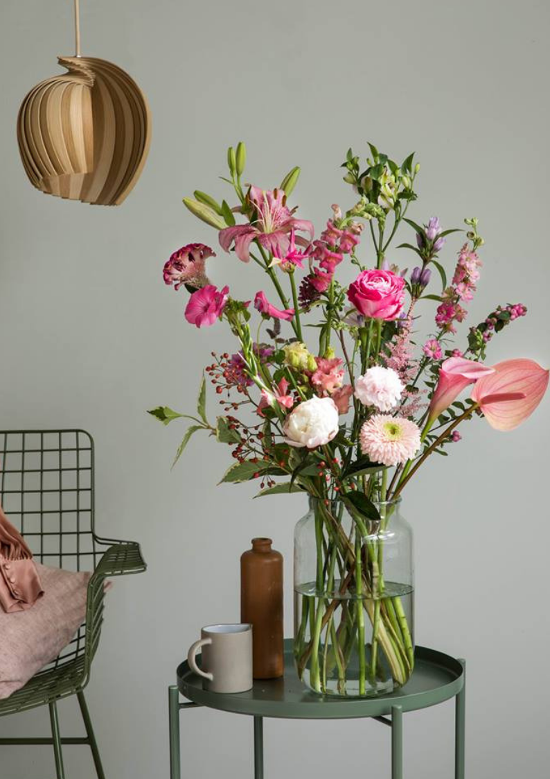 Flower arranging using Anthurium flowers: 3 ideas