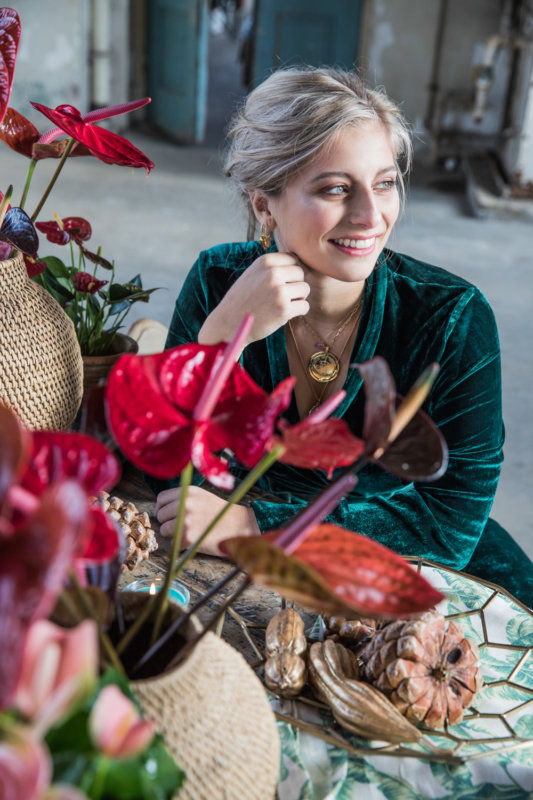 How to create an autumn interior with Anthurium flowers and plants