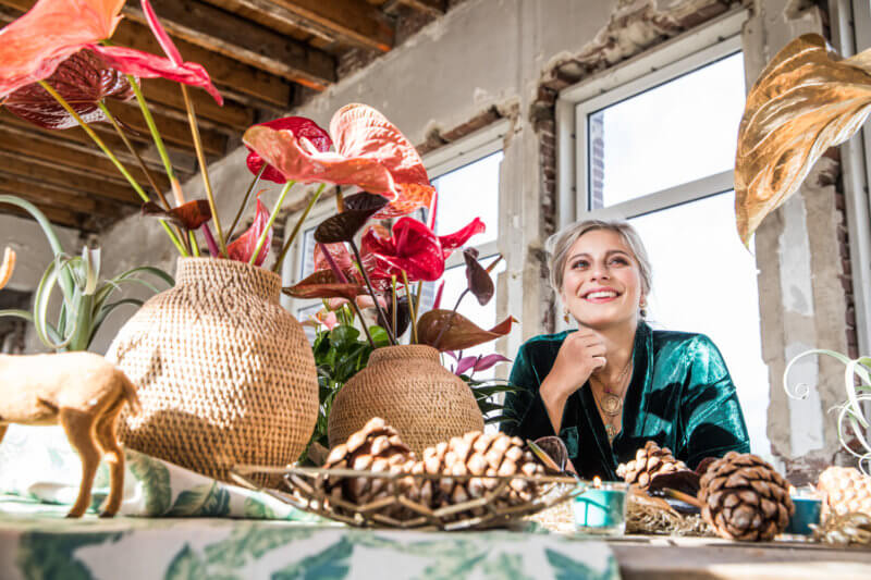 Zo creëer je een herfst interieur met anthurium bloemen