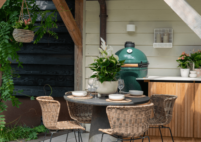 tropisch terras met anthuriums